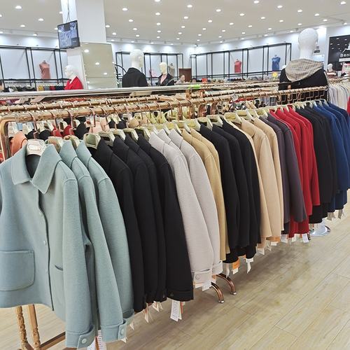 杉海路1号奔鹿王工厂店2折大型促销活动火热进行中