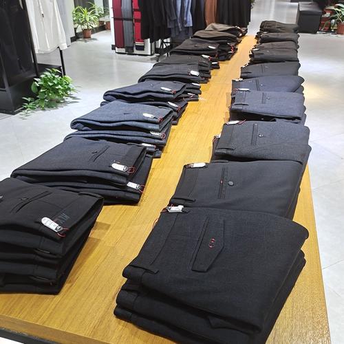 杉海路1号奔鹿王工厂店2折大型促销活动火热进行中