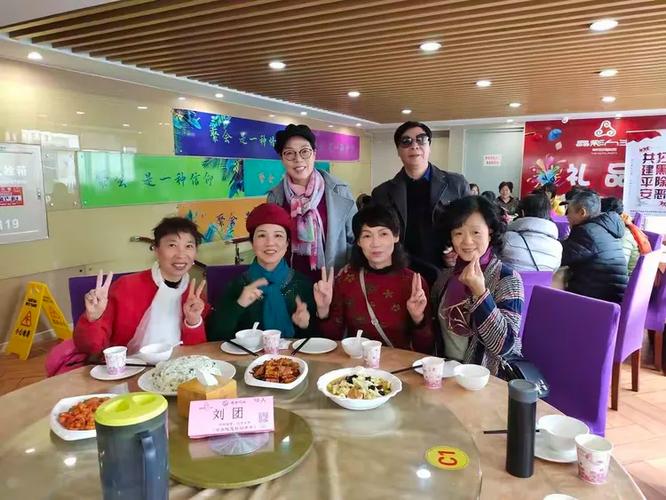 今秋奉贤“醉美枫叶”人潮涌动，“枫杉共舞”晶彩聚会度假岂容错过！